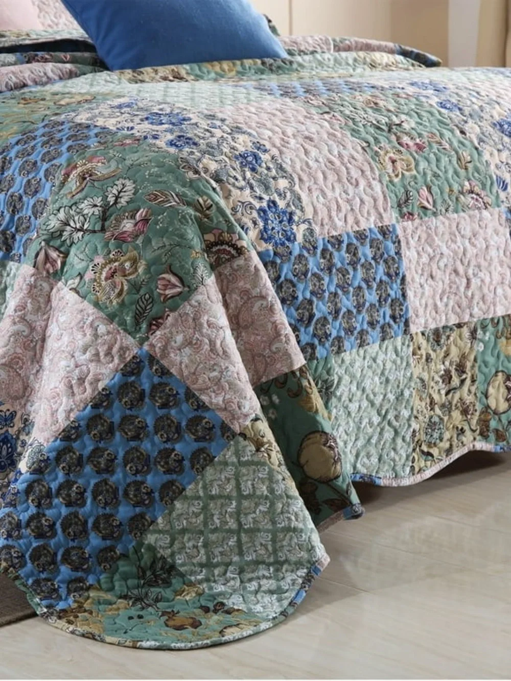 Patchwork Floral Queen 3 piece Quilt Set - Green & Blue